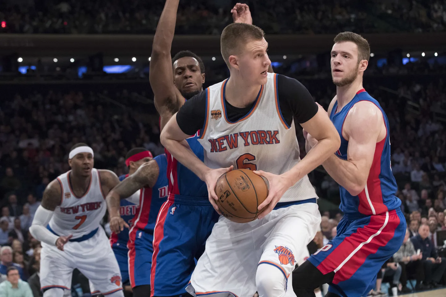 Kristaps Porzingis (palliga) oli läinud ööl NBAs pidurdamatu.