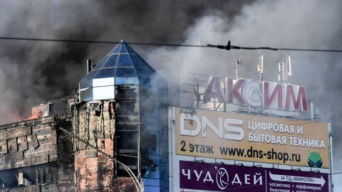 Фото и видео: в России загорелся крупный торговый центр
