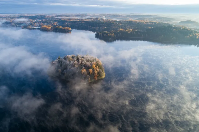 Hiite kuvavõistluse püha veekogu auhind - "Udus ja härmas Kloostrisaar"
