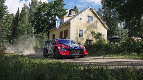 VIDEO ⟩ Tänakul oli õnne, et ta üldse Soome ralli finišisse jõudis