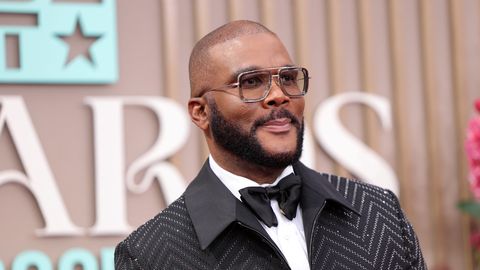 ÜLISUUR KAHJUNÕUE ⟩ USA filmigigant Tyler Perry seisab silmitsi uue süüdistusega seksuaalses ahistamises