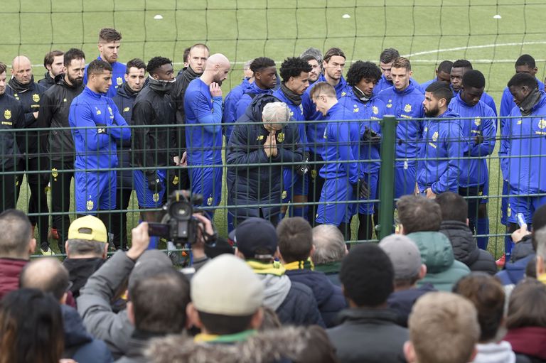 FC Nantes'i meeskond ja peatreener Vahid Halihodzic mälestasid koos fännidega kadunud jalgpallurit Emiliano Salad