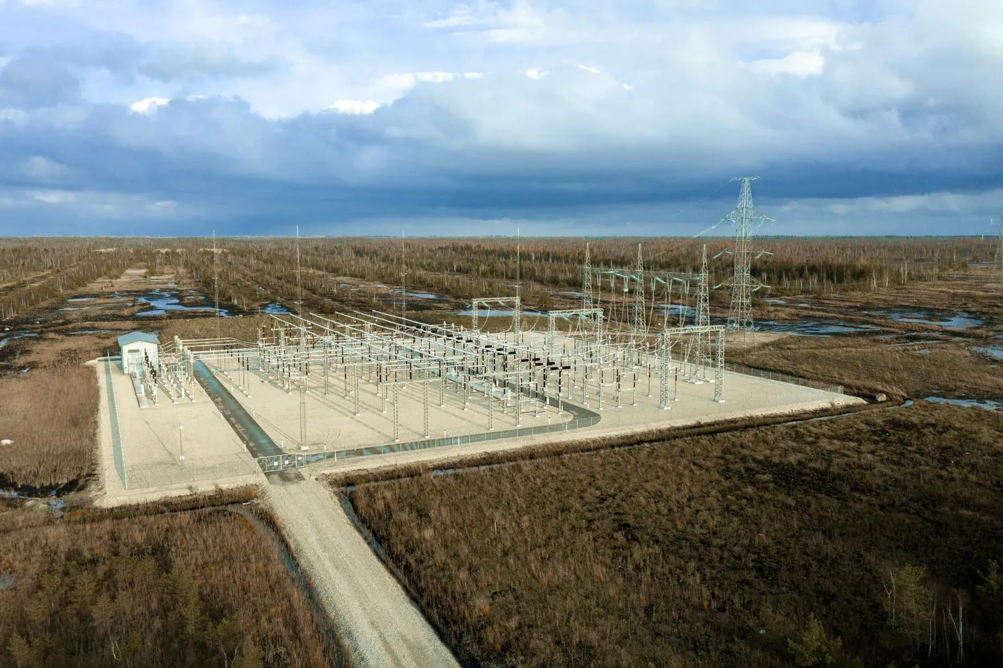 Tootsi Suursoosse on juba rajatud alajaam, mis on piisavalt võimas, et mahutada elektrienergia nii Tootsi kui Sopi tuulepargist.