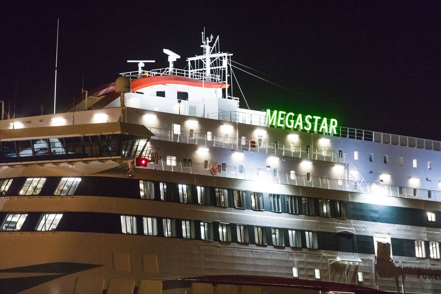 Tallinki uus laev Megastar esimest korda kodusadamas Tallinnas.