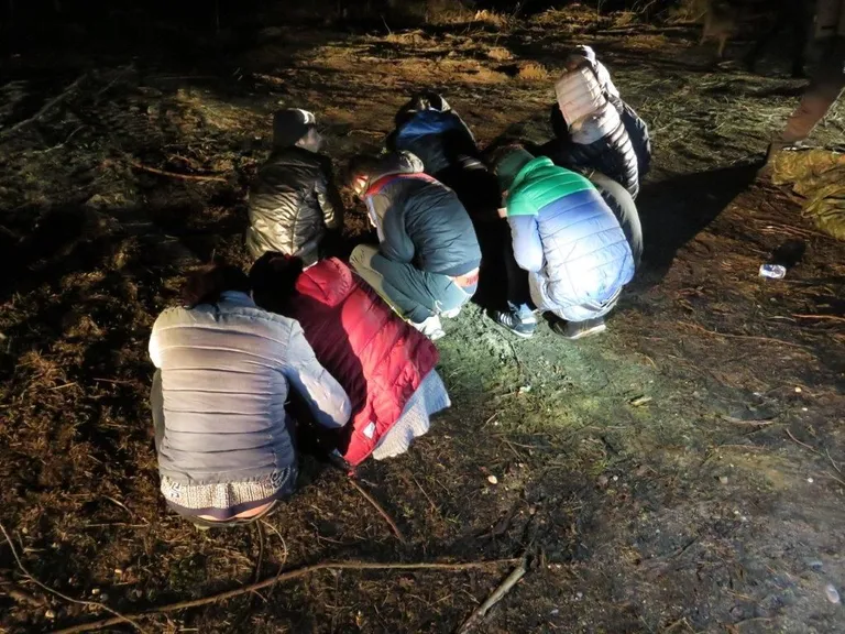 Eestis tabatud illegaalsed vietnamlased. Foto: PPA.