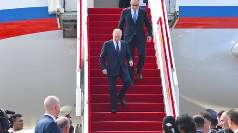 Putins ieradies Ķīnā, sākot četru dienu vizīti