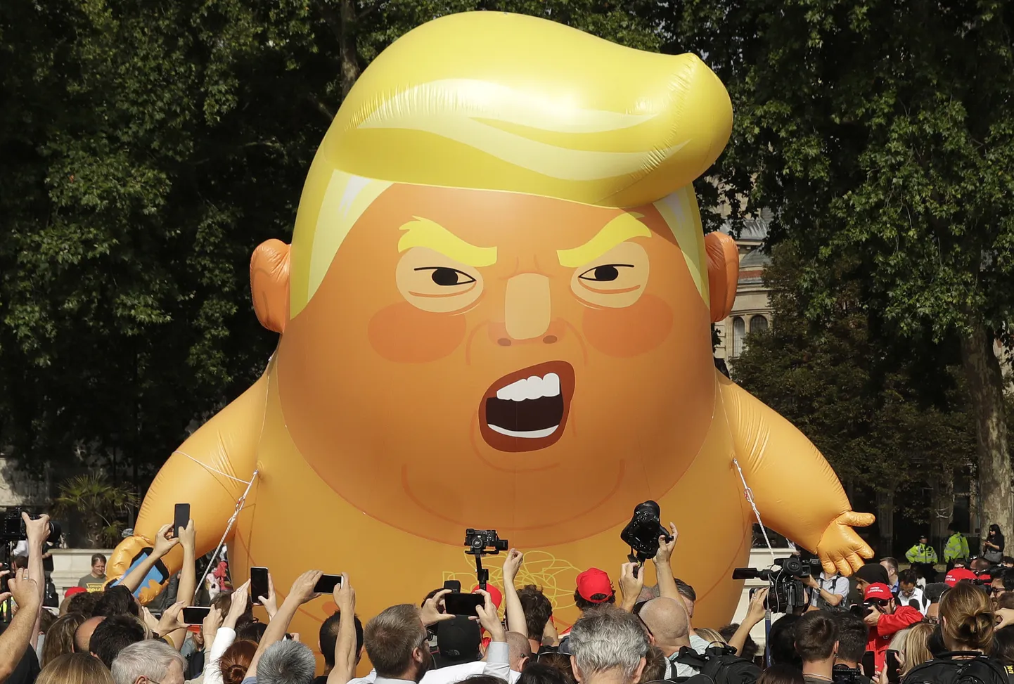 Londoni ehtis kuuemeetrine Donald Trumpi õhupall, mida kasutati tema visiidi vastu suunatud protestides 3. juunil 2019. a.
