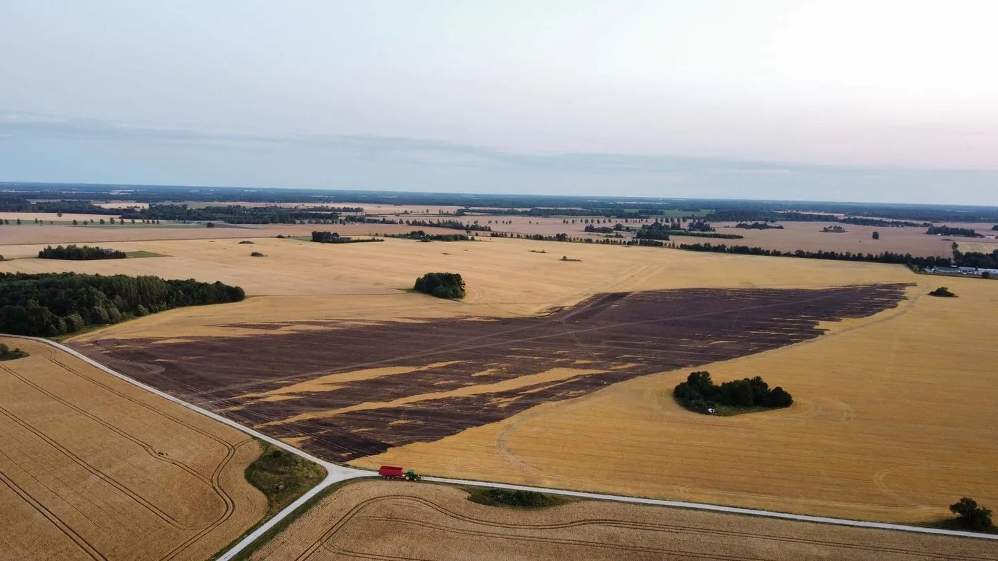 Eelmisel nädalal levis tuli Vanamõisa kõrrepõllul palju kaugemale kui sel korral.