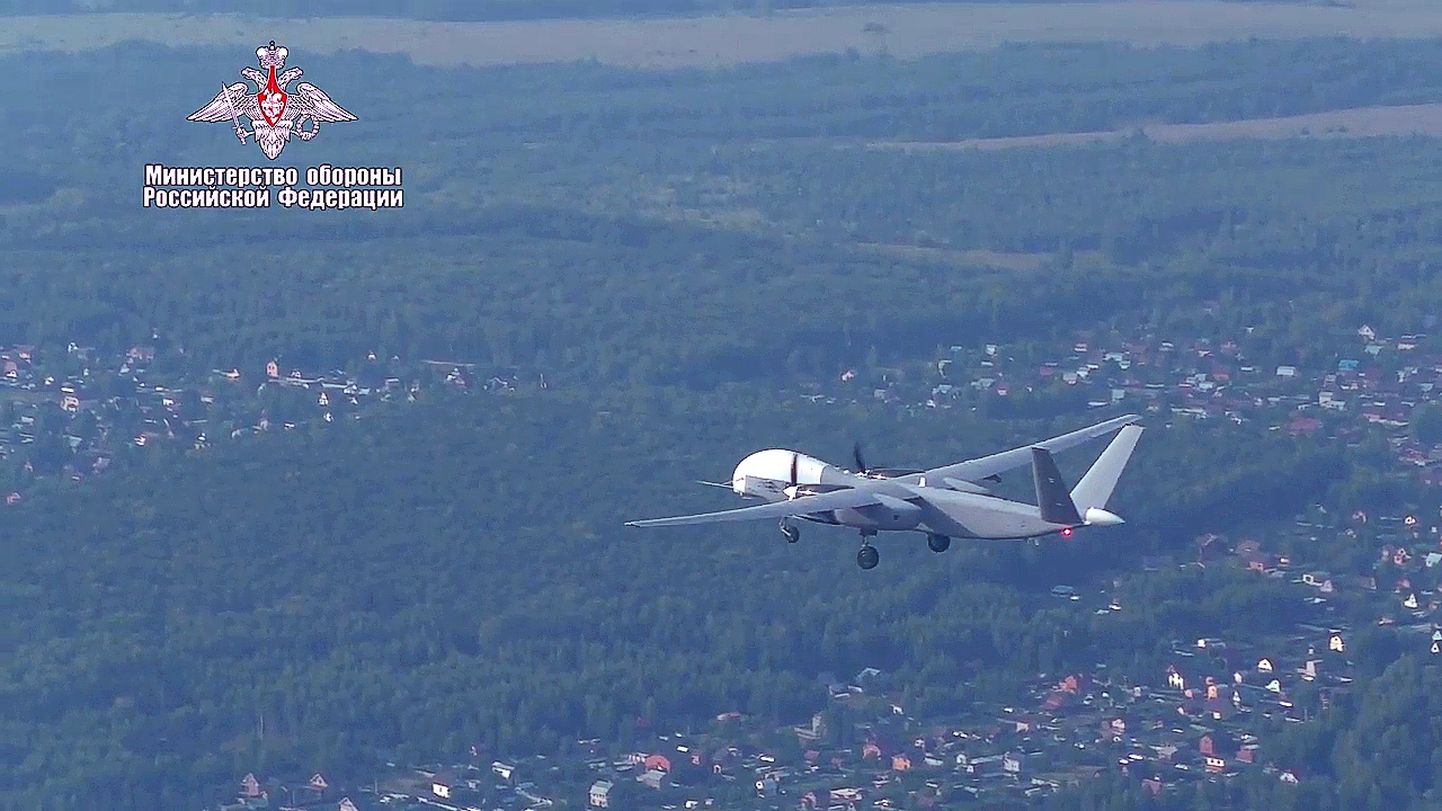 Vene uus raskedroon Altius-U tegi esimese lennu.