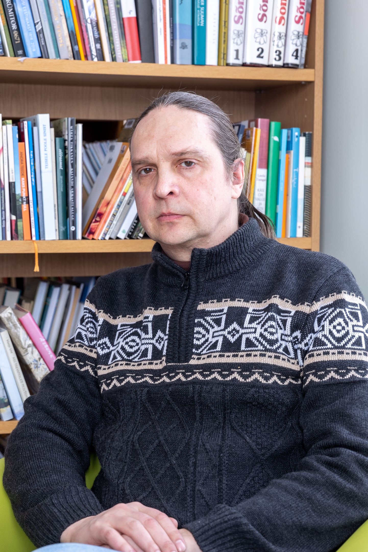 Pärnu keskraamatukogu suures saalis kohtub kirjandus- ja ajaloohuvilistega kirjanik Ain Kütt.