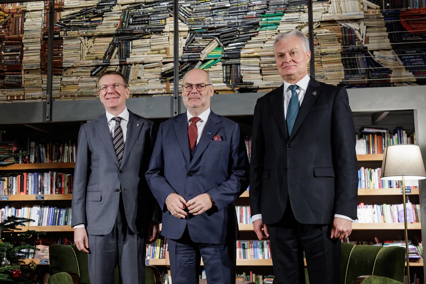Läti president Edgars Rinkēvičs, Eesti president Alar Karis ja Leedu president Gitanas Nausėda.