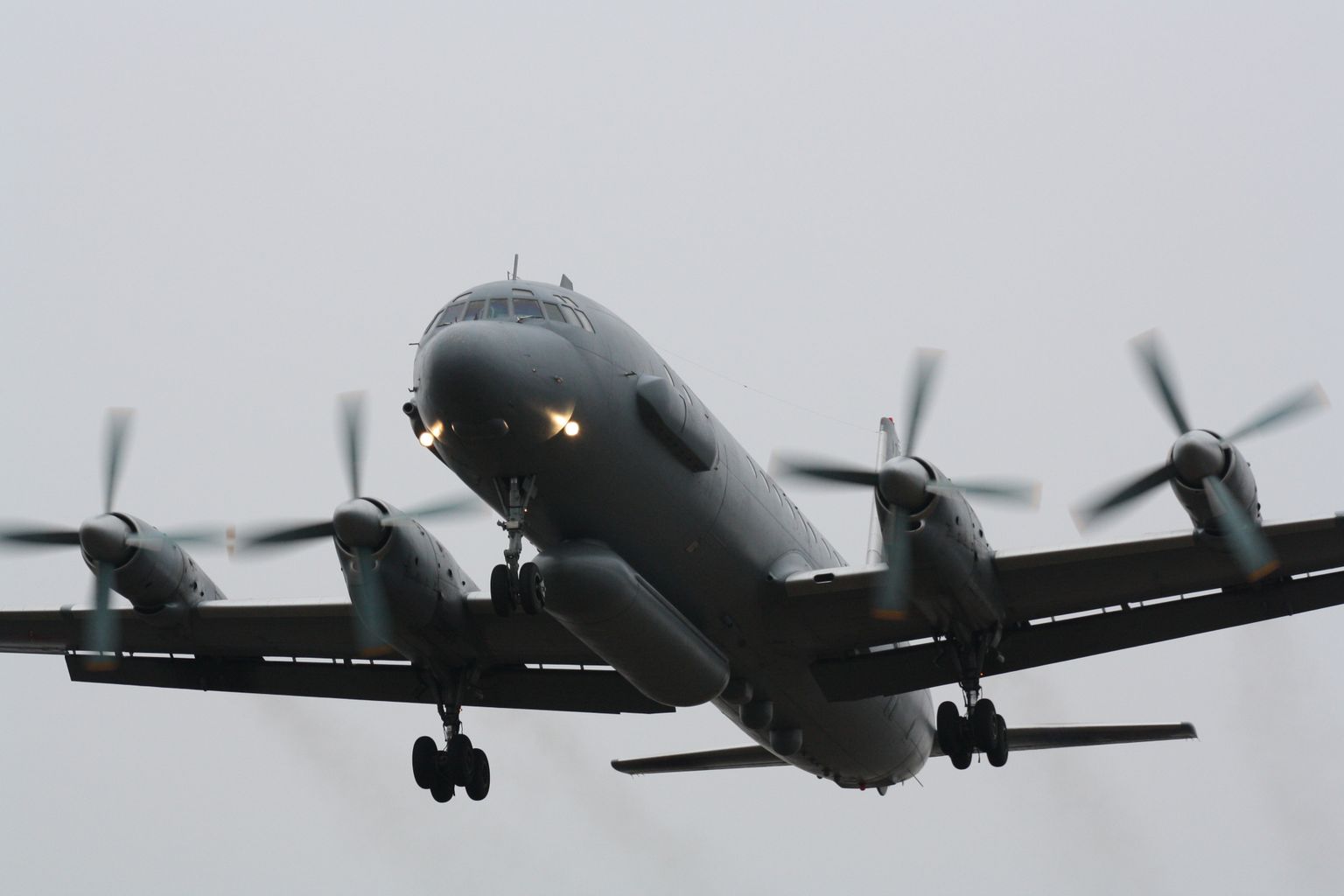 Российский самолет «Ил-20».
