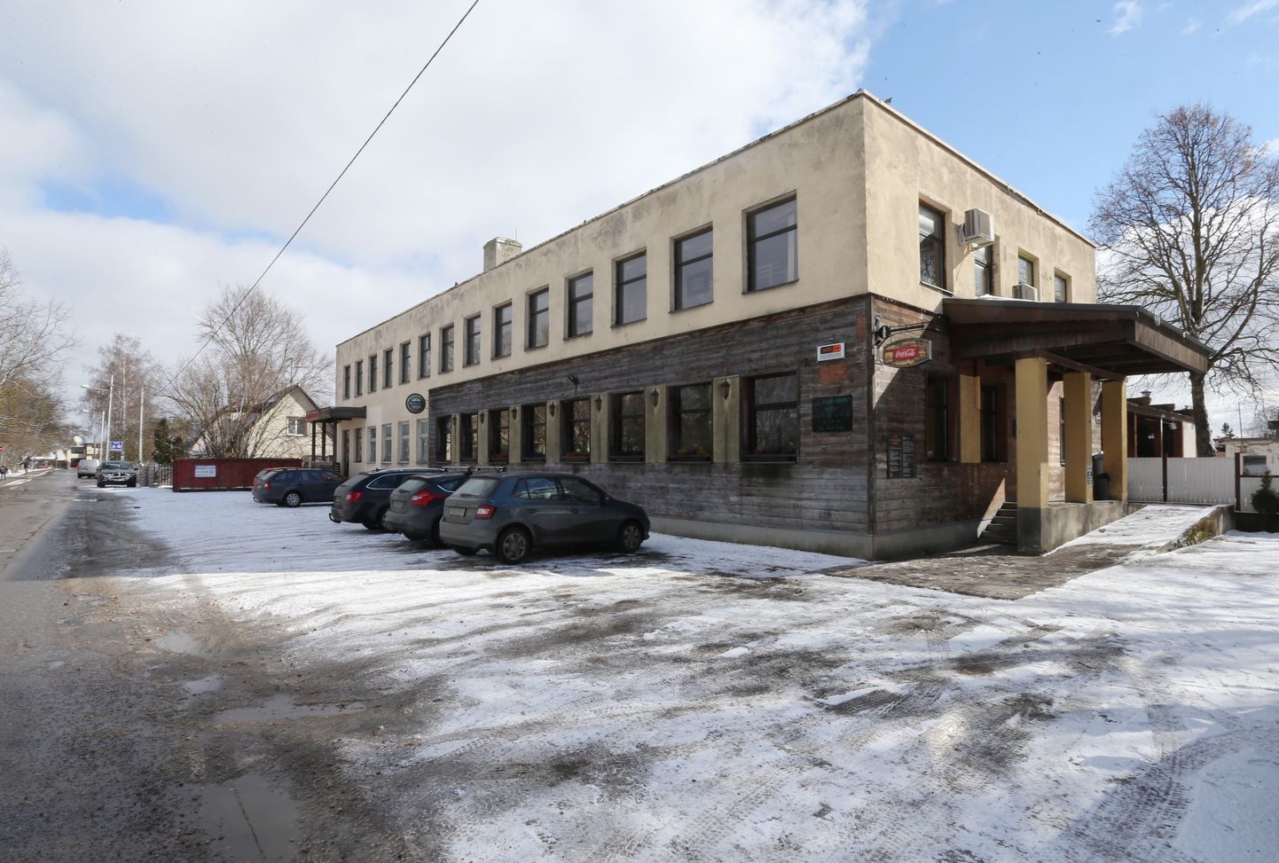 Tartu linnavalitsus pidas plaani üürida Tamme koolile esimeste klasside jaoks ruume kurtide ühingu majas Suur kaar 53 teisel korrusel, samas majas on pubi 6teist Kannu.