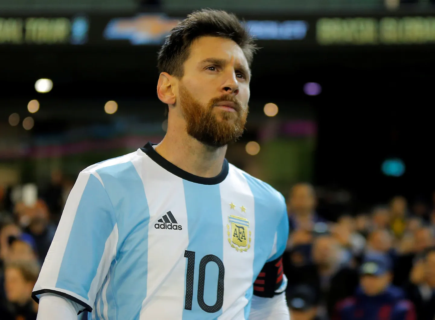 Argentiina koondise olukord MM-valiksarjas oli vahepeal väga kehv ja hea pole see praegugi, sest otsepääsme tagaval kohal ei paikneta. Aga kapten Lionel Messi juhtimisel ollakse siiski pisitasa õigele teele naasmas.