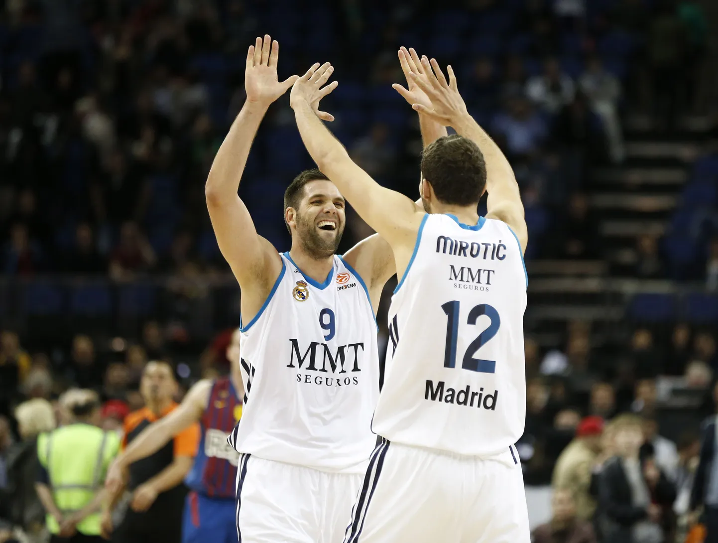 Madridi Reali mängumehed Felipe Reyes (vasakul) ja Nicola Mirotic.