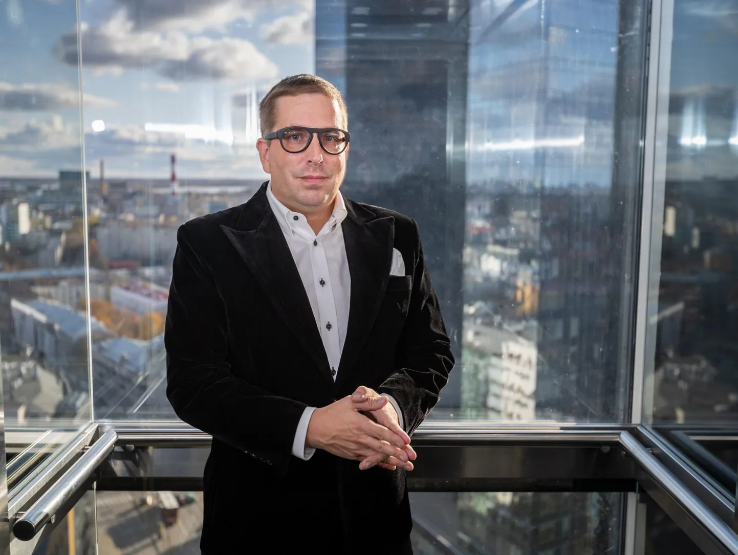 Ligi 15 aastat SEB pangas töötanud Peeter Koppel teatas, et siirdub märtsi lõpust uusi väljakutseid otsima.