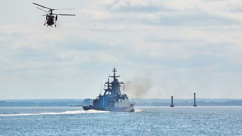 Bažās par Ukrainas dronu uzbrukumiem Krievijā atceltas karakuģu parādes