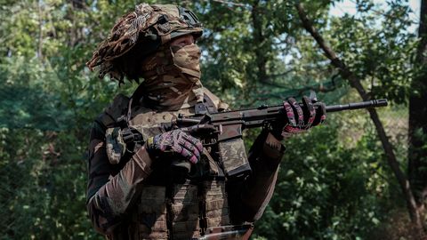 Institūts: Pērn militārā palīdzība Ukrainai ievērojami sarukusi un bijusi mazāka nekā 2022. gadā