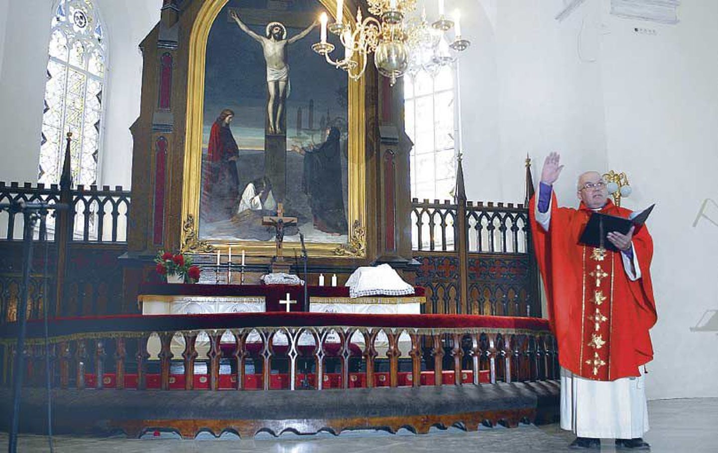 Jaani kiriku taaspühitses pärast remonti Eesti Evangeelse Luteri Kiriku piiskop Einar Soone.