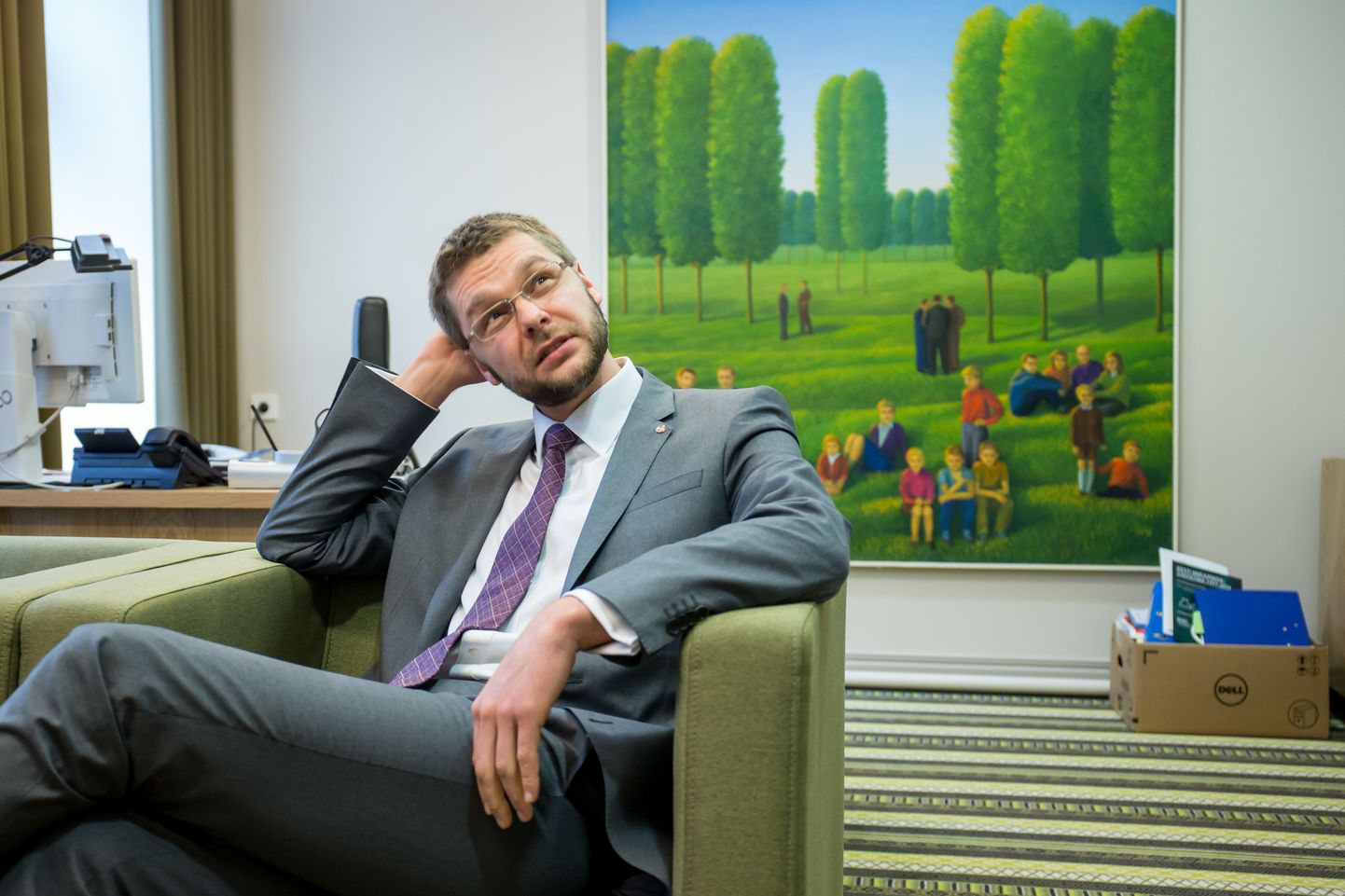 Haridusminister Jevgeni Ossinovski ministeeriumis oma kabinetis Tallinnas Tõnismäel.
