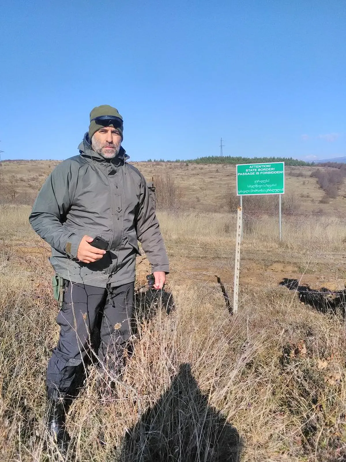 Aktivist David Katsarava aitab Gruusia julgeolekujõududel patrullida probleemsete alade territooriumil okupatsioonijoone lähedal.