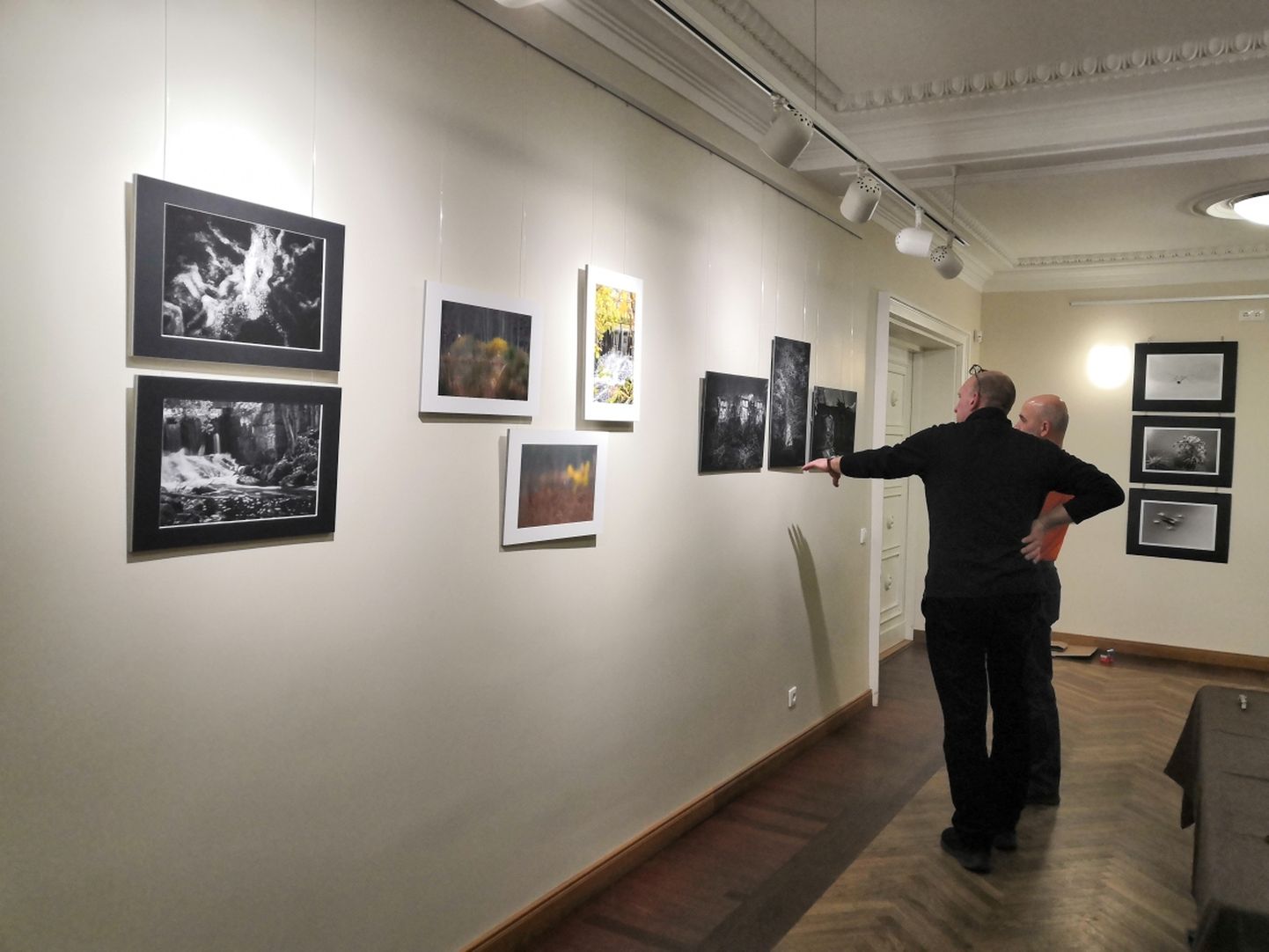 Sakala keskuses on vaadata Viljandi fotoklubi aastanäitus «Fotograafilised lood 2020».