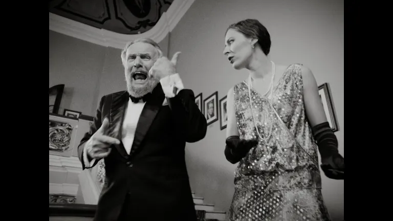 Stseen tummifilmist «The Great Mr. Laugh»