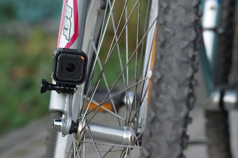 GoPro seikluskaamera saab kinnitada kõikjale, pakkudes põnevaid vaatenurki sinu hobidele.