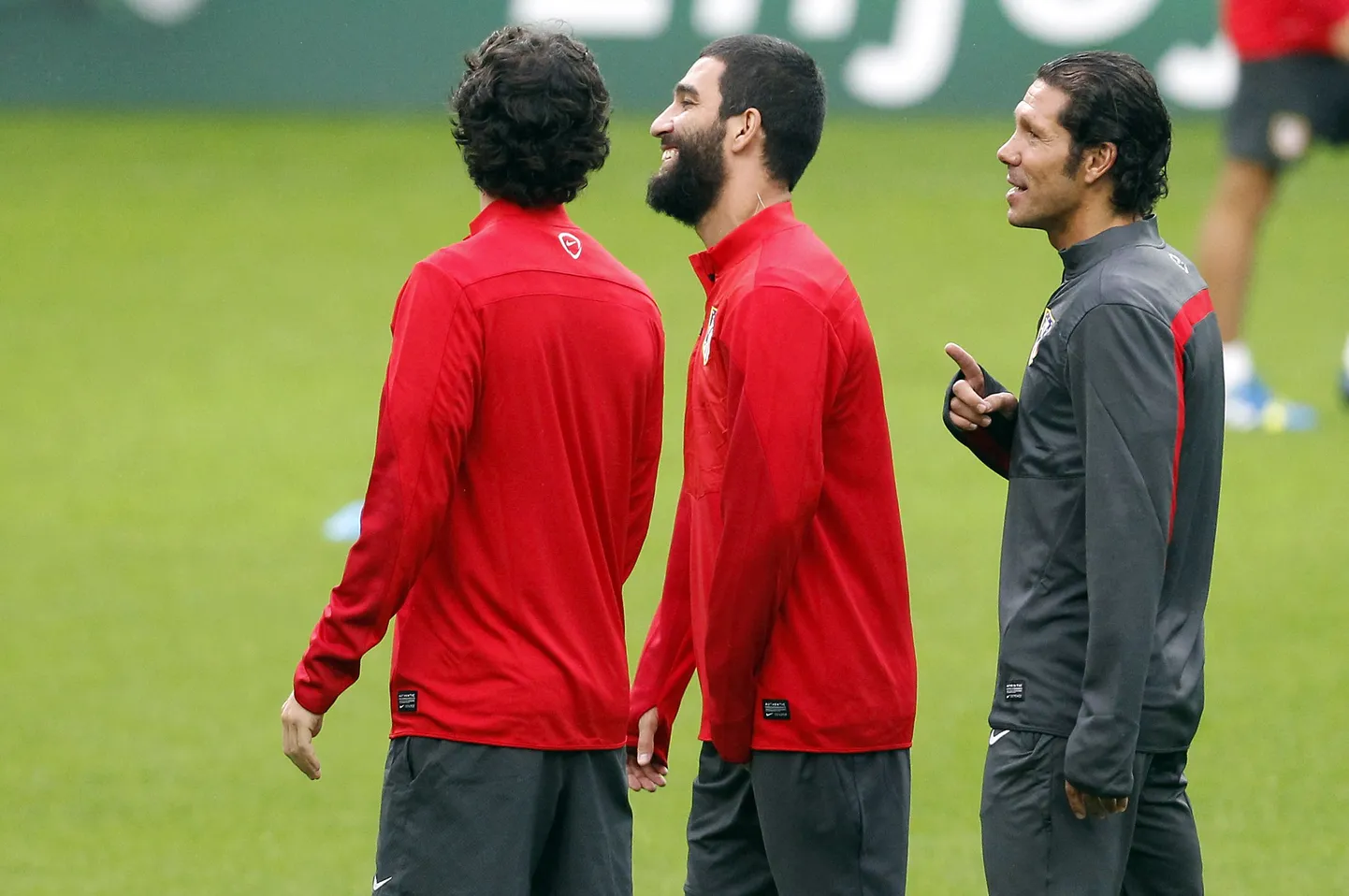 Arda Turan (keskel).