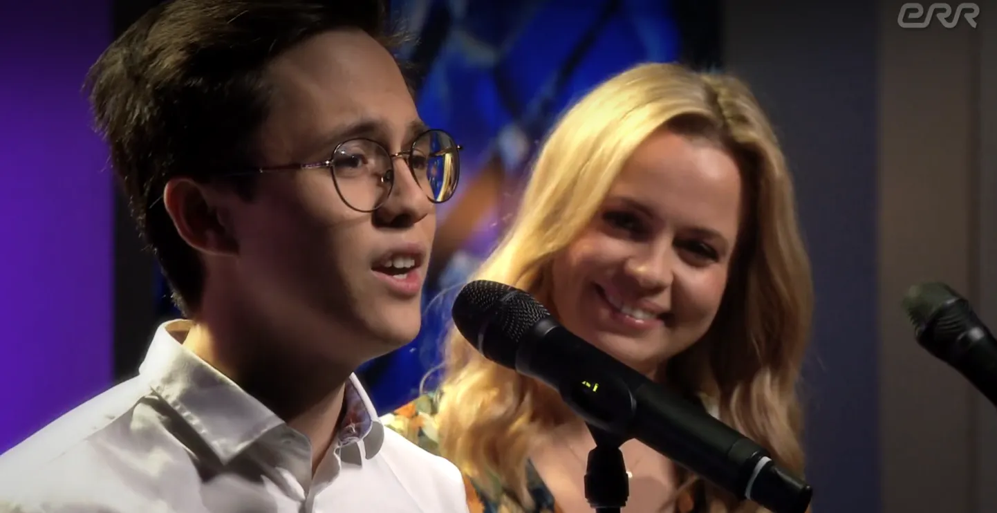 Nele-Liis Vaiksoo koos poja Ron Jonathan Sinsoniga.