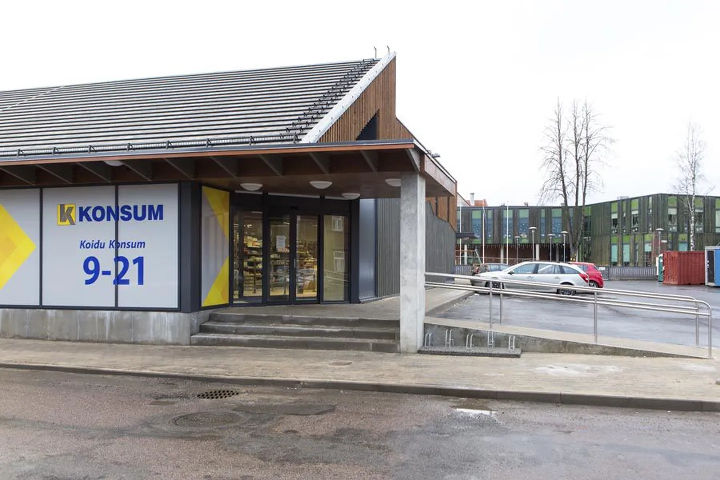 Kunagine A ja O kauplus Koidu tänaval on lammutatud ning selle asemele on kerkinud Konsumi hoone.