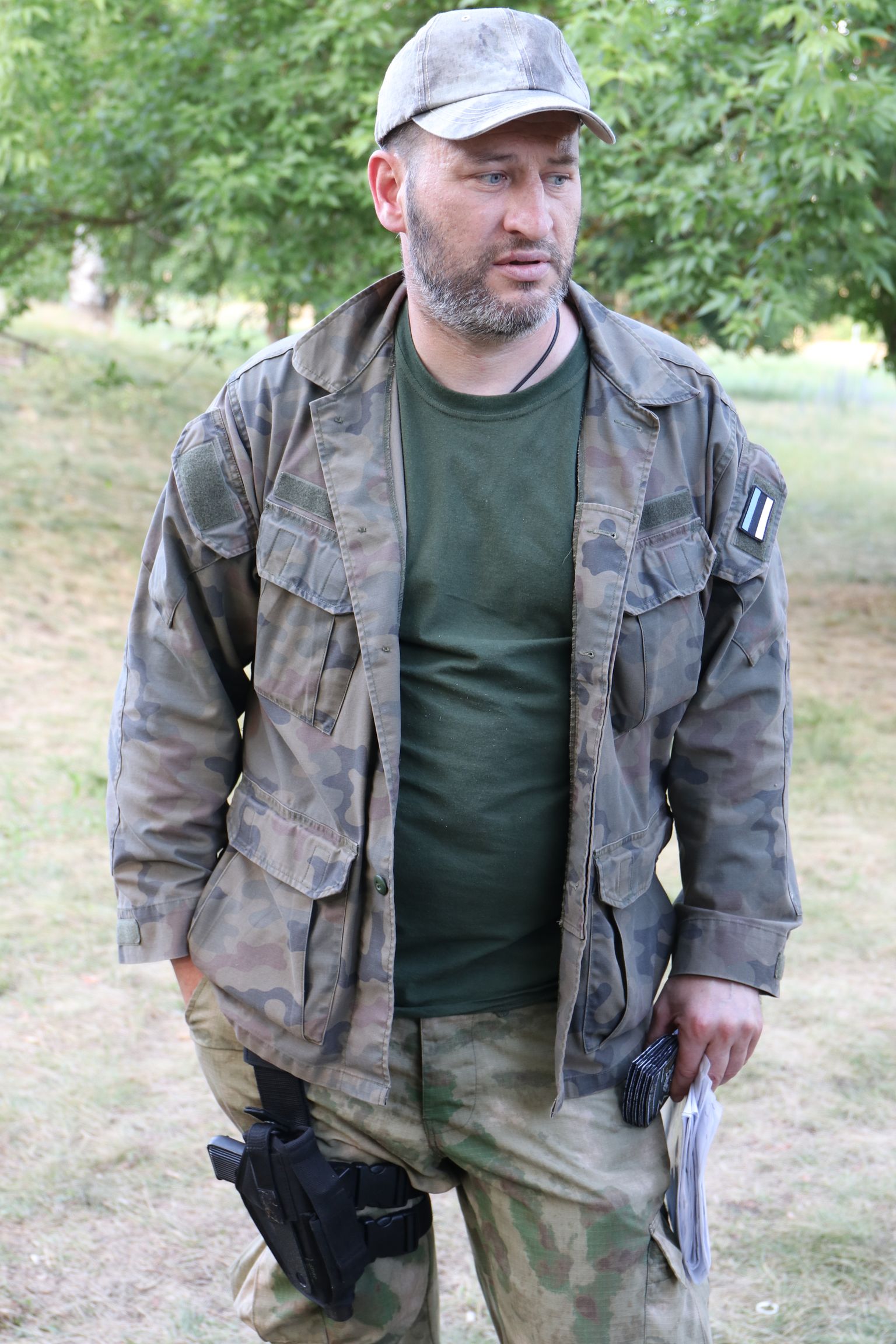 Ukraina natsionialistide organisatsiooni (OUN) pataljoni ülem Aleksei Kolupov oma üksuse baasis Ida-Ukraina rindel Izjumi kandis.