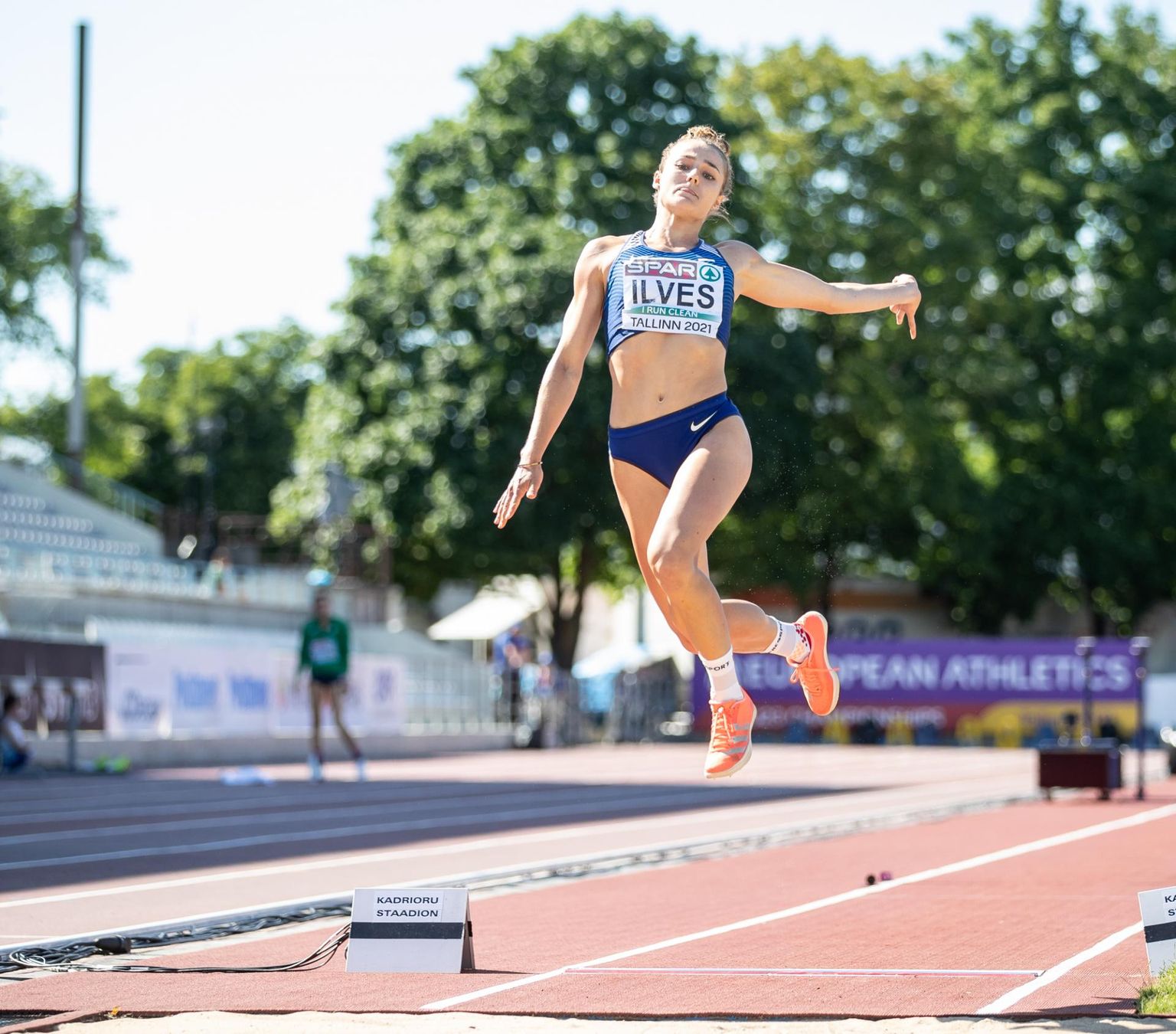Lishanna Ilves hüppas end eile kodustel U23 Euroopa kergejõustiku meistrivõistlustel naiste kaugushüppes kuuendaks. Sellega oli ta ka koondise parim.