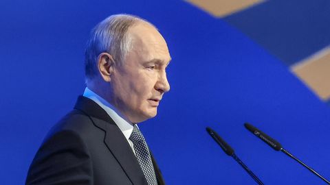 UURIMUS ⟩ Putini ja Kabajeva salalapsi kasvatavad läänest palgatud koduõpetajad