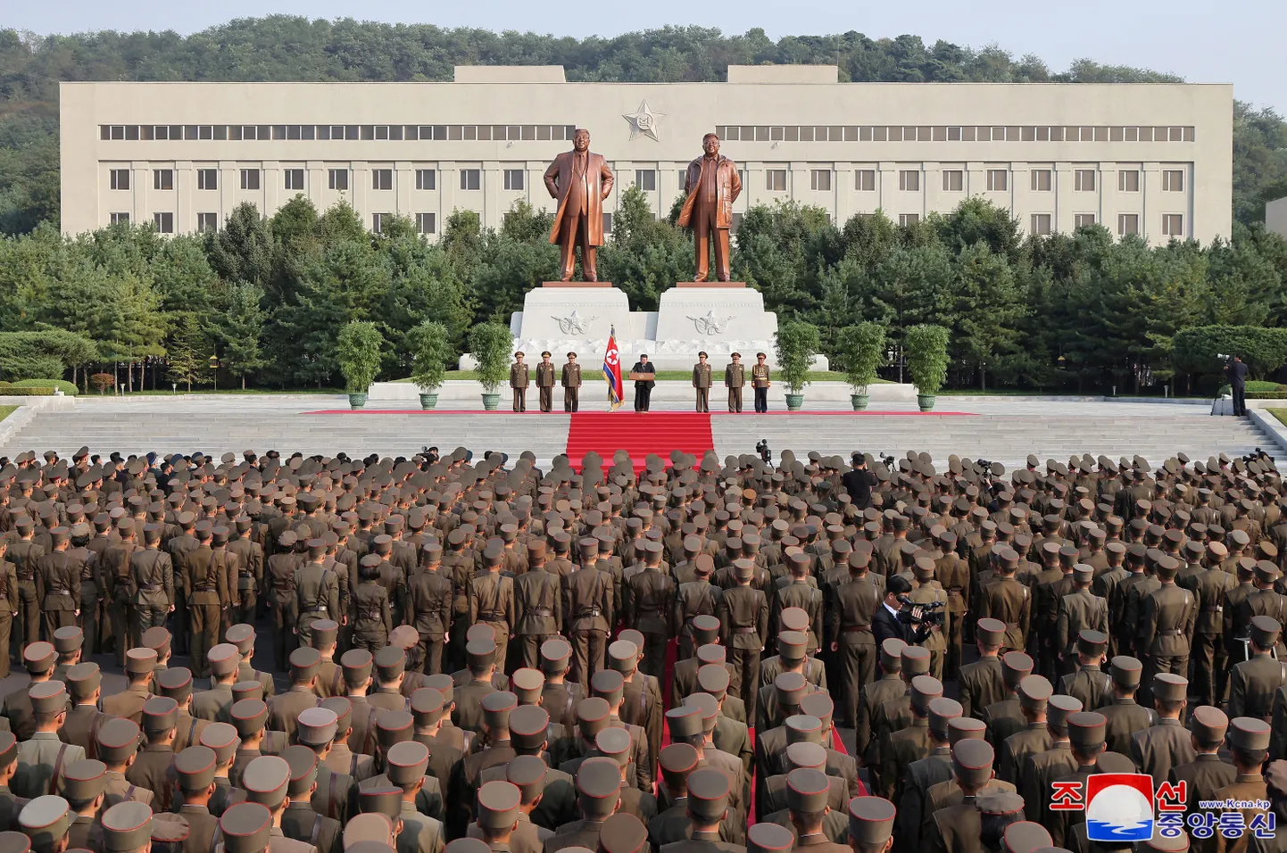 Põhja-Korea liider Kim Jong-un esinemas 7. oktoobril Pyongyangi riigikaitseülikoolis.
