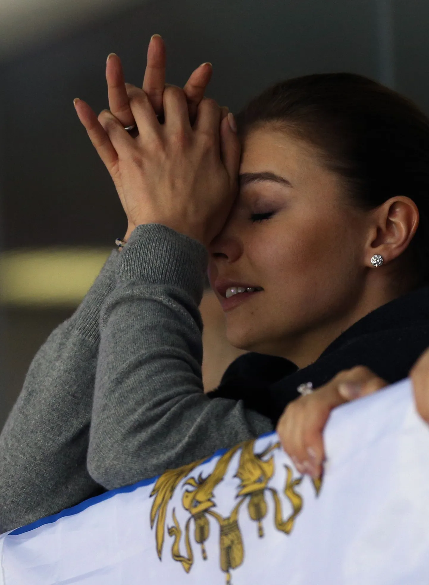 Alina Kabajeva elamas kaasa Vene hokimeeskonnale Sotši OMil.