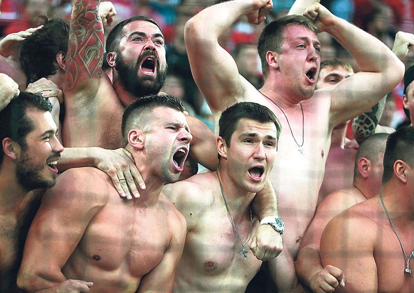 Российские футбольные фанаты нагнали страху на всю Европу.
