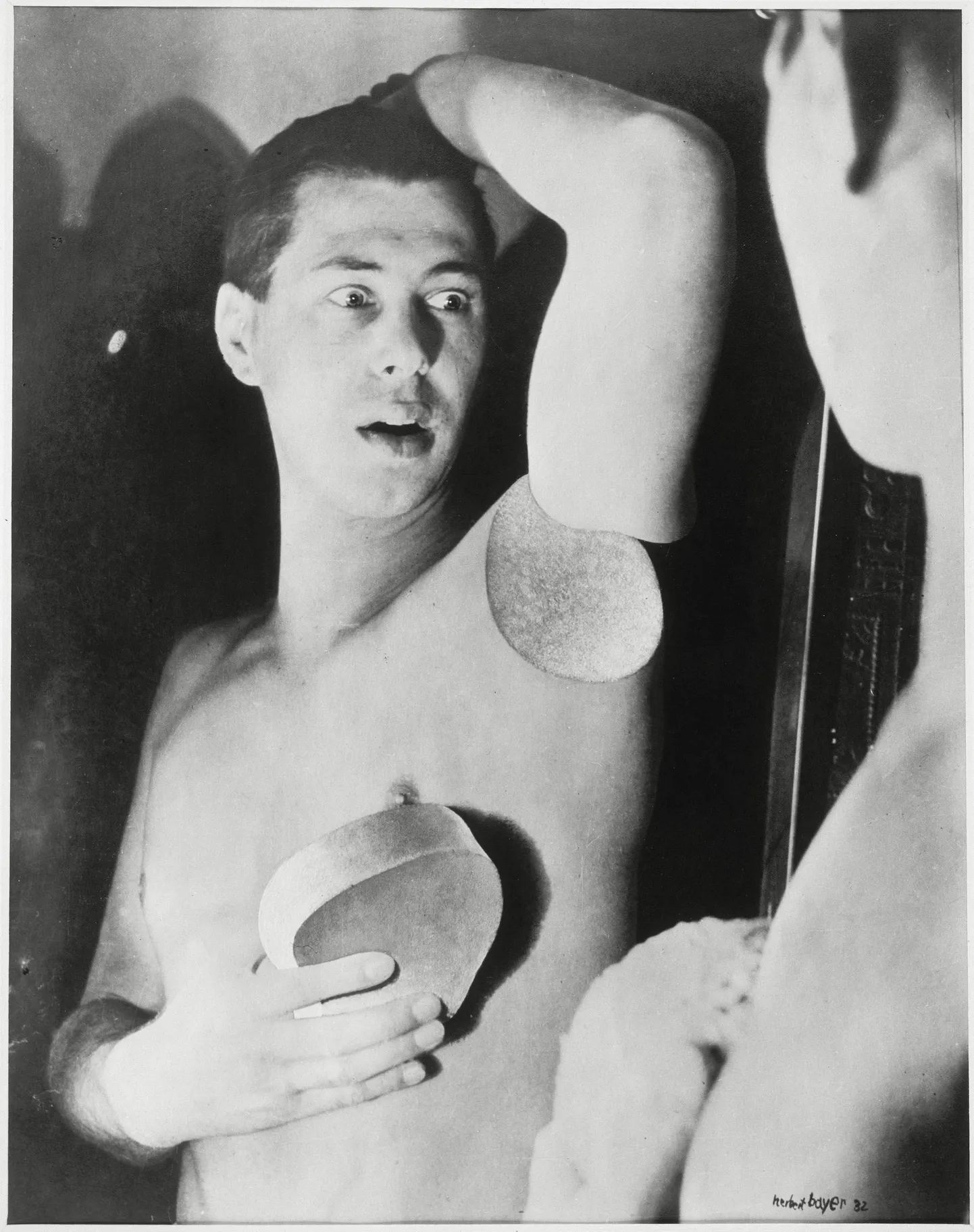 Üks näitusel näha olevatest töödest: Herbrest Bayer (1900–1985), «Autoportree», 1932. Pompidou keskus.
