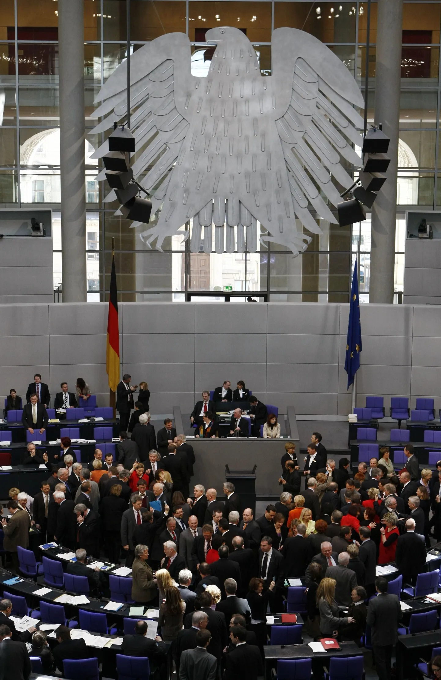 Saksa parlamendisaadikud istungitesaalis